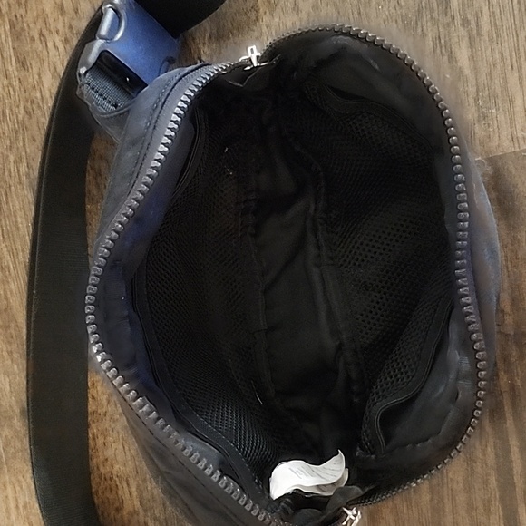 lululemon athletica Black Belt Bag Compact and Functional - Picture 4 of 5